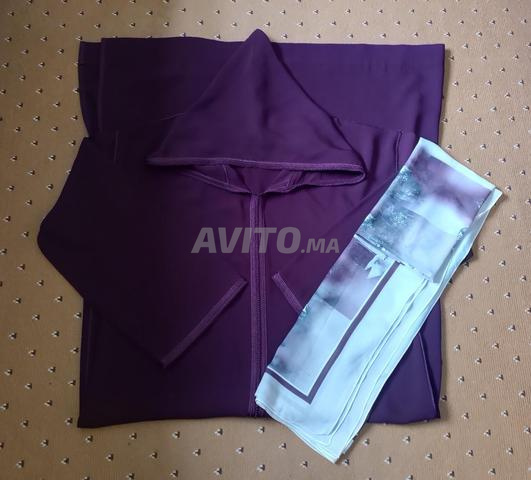 جلابة باللون العنابي من كريب ممتاز - 2