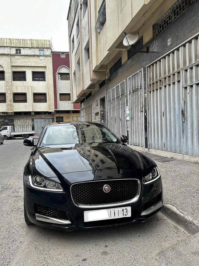Urgent Jaguar XF Diesel 2016 à Bouskoura