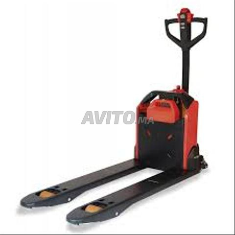 رافعة شوكية متاحة / عليها عرض خاص