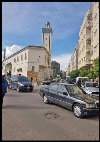 Local commercial Teter à vendre - 2