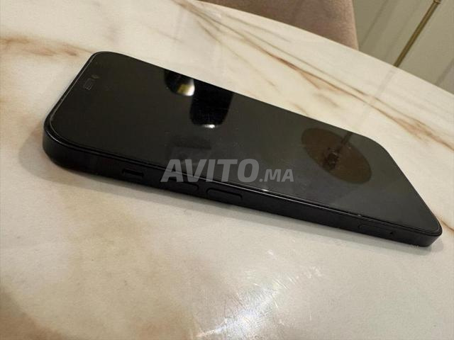 iPhone 12 normal 85 sans rayures