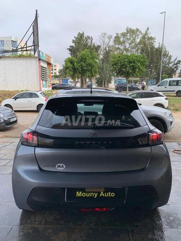 Peugeot 208 automatique - 2