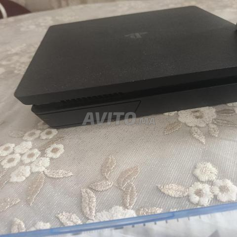 PS4 500 Go avec une manette - 2