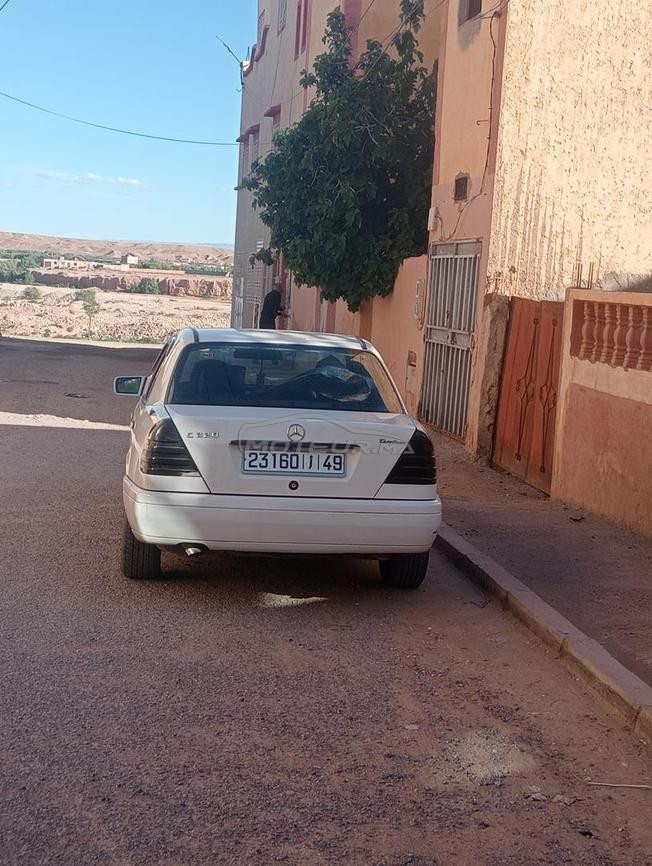 سيارة نقية والله يعمرها دار