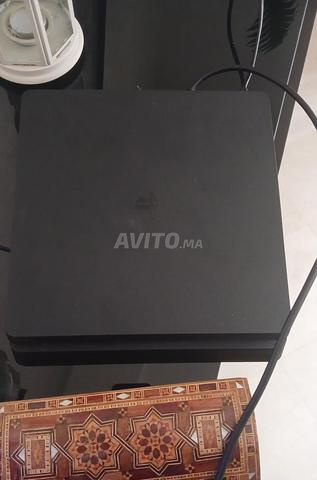 PS4 Slim, Bon état, sans manette.