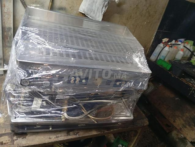 Machine à café Wega et moulin Compak - 2