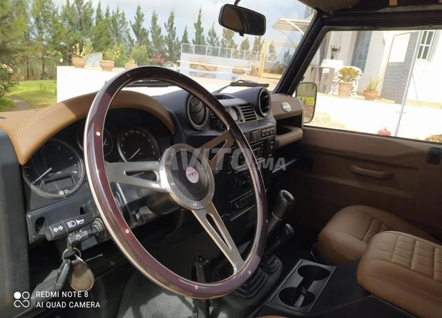 Land Rover Defender - 2