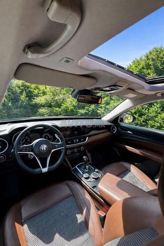 ألفا روميو ستلفيو فيلوتشي سقف بانورامي 2018