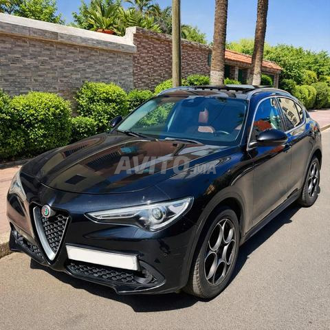 ألفا روميو ستلفيو فيلوتشي سقف بانورامي 2018 - 2