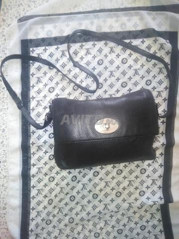 حقيبة جلدية أصلية