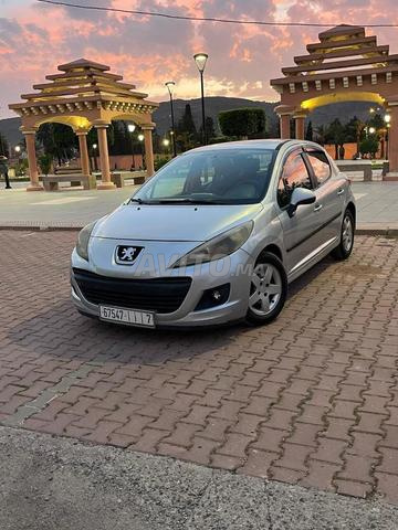 Peugeot 207 Essence Manuelle 2012 à Khénifra