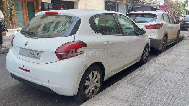 Peugeot 208 - 2