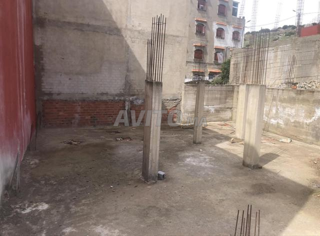 أساس تحت أرضي مجهز بأعمدة للبيع بمدينة شفشاون - 2