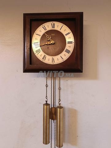 ساعة ميكانيكية تحفة نقية صنع ألمانيا تعمل بالثقل