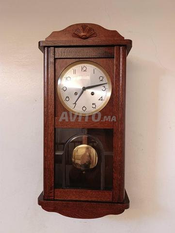 ساعة ميكانيكية نقية جدا تحفة قديمة صنع ألمانيا