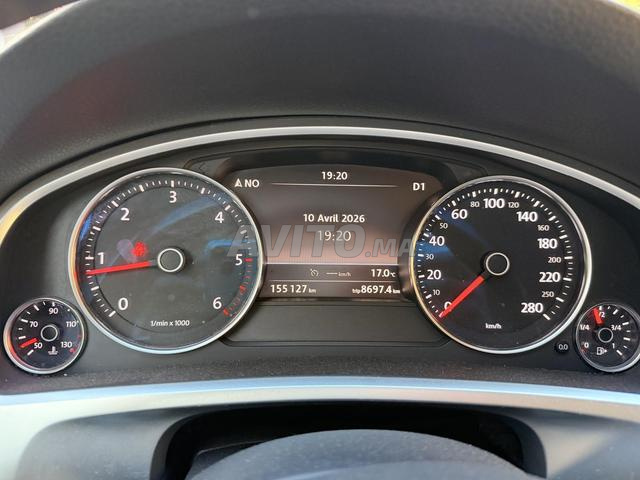 توارق بكامل الخيارات مع مبدلات سرعة على المقود