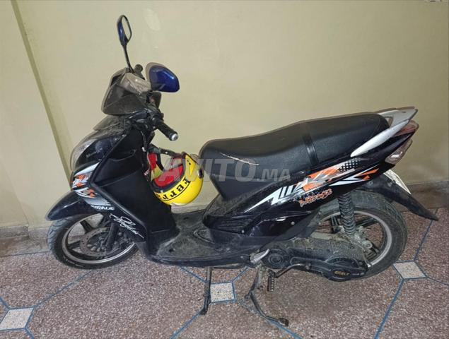 Moto neuve, pour ceux qui la veulent, appelez-moi