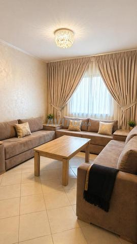 شقة مفروشة جيدًا للإيجار لأيام AER6