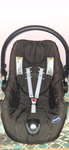 هزاز ومقعد سيارة للأطفال من ماركة شيكو