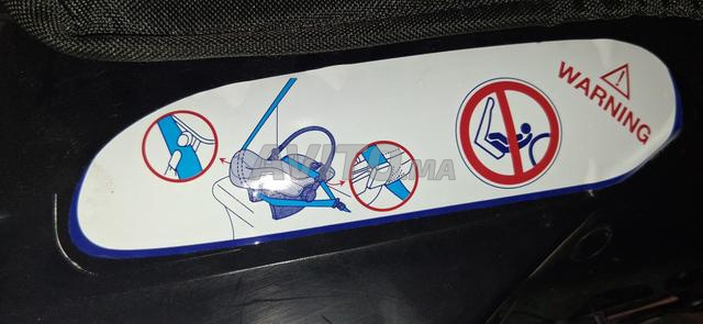 هزاز ومقعد سيارة للأطفال من ماركة شيكو - 2