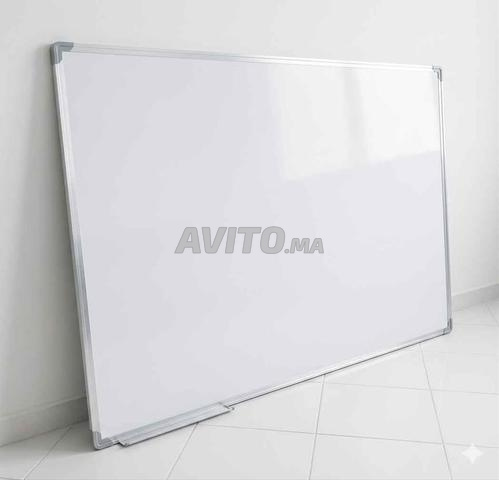 Tableau scolaire blanc et vert