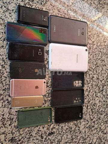 LOT TÉLÉPHONES/MINI TABLETTES - 2