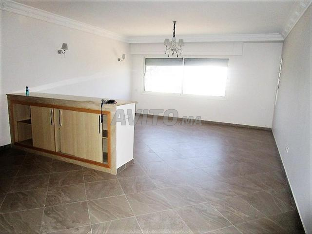 شقة 3 غرف نوم وصالة فارغة بحي بالمير - 2