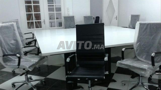 Table de réunion / vestiaire - 2