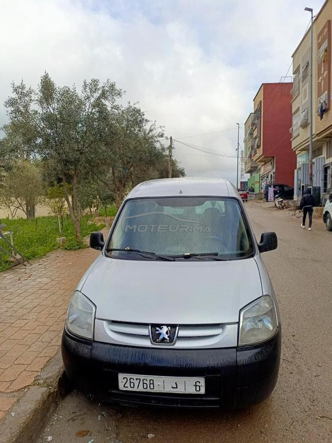 peugeot partner N9iya li bghaha mer7ba