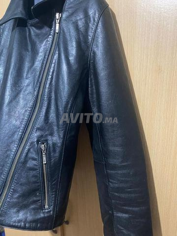 سترة جلدية من شركة شيفينيون - 2