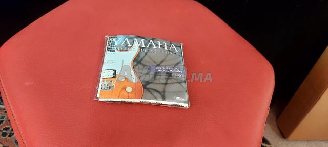 5 أوتار لجيتار كهربائي ياماها - 2