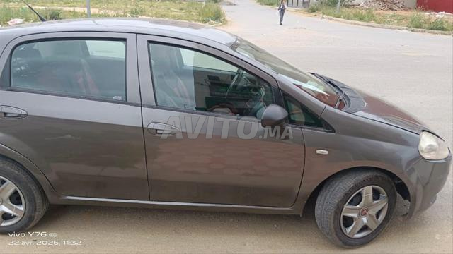 Une voiture à vendre - 2