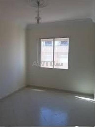 محل 60 متر مربع للكراء بطريق الدار البيضاء مراكش