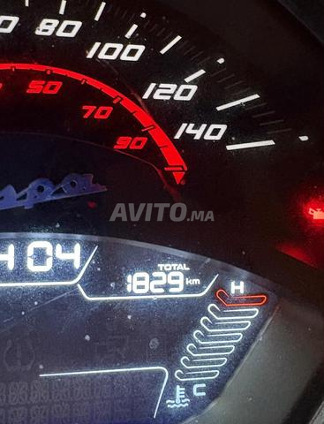 Vespa GTS 300 – Excellent état, toujours garage