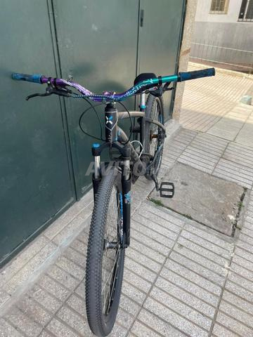 دراجة بيتوين مجهزة بالكامل لسباق التسارع - 2