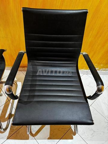 كرسيان للزوار بالكروم - 2