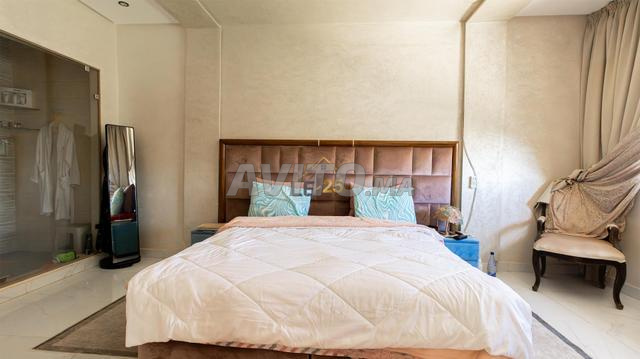 فيلا رائعة مفروشة مع مسبح للبيع - 2