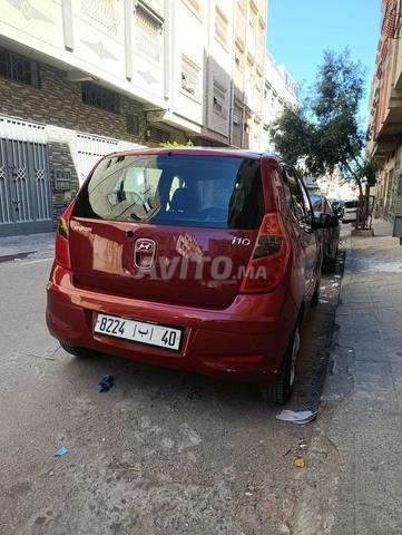 Voiture Hyundai rouge magnifique - 2