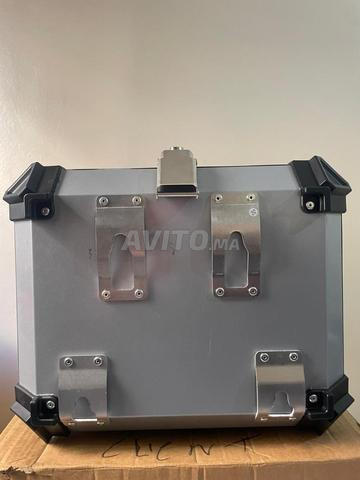 Top case Aluminium Gris 45L - Neuf Jamais utilisé - 2