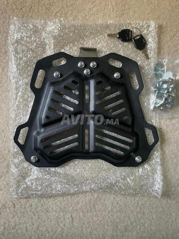 علبة علوية ألومنيوم رمادي 45 لتر - جديدة لم تستخدم قط