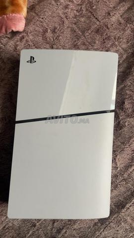 PS5 digitale et 2 manettes