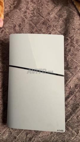 PS5 digitale et 2 manettes - 2