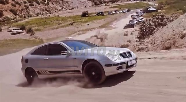 Mercedes-Benz 220 Essence Automatique 2004 à Tanger