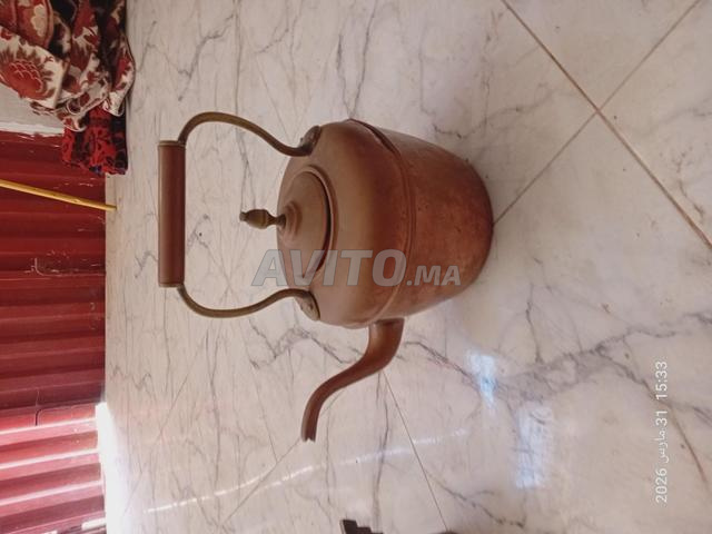 مهراس نحاسي عمره 70 عام وإبريق نحاسي أحمر - 2