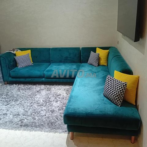 غرفة معيشة على شكل حرف L