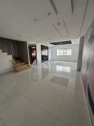 دوبلكس للإيجار في الطابق الخامس والسادس - 2