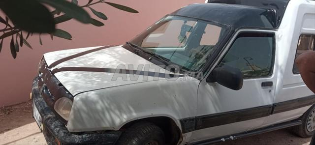 Voiture Express en bon état à vendre