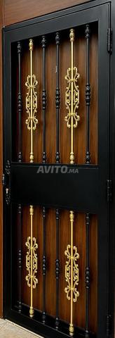 باب حديدي بالزينة (sécurité ديكور) بحالة جيدة - 2