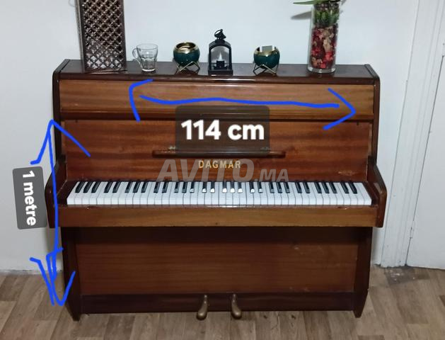 Piano droit compact Dagmar comme neuf