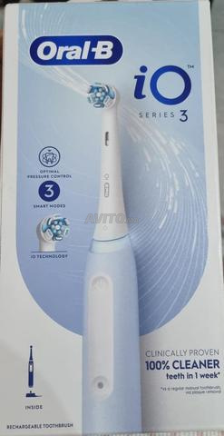 فرشاة أسنان كهربائية OralB io3 - 2